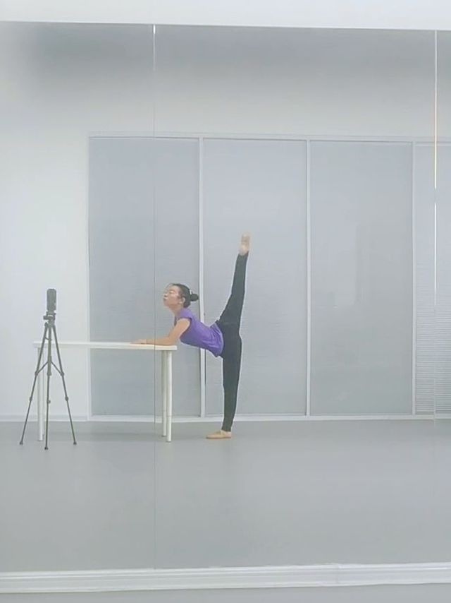 舞蹈生来教你选舞蹈服