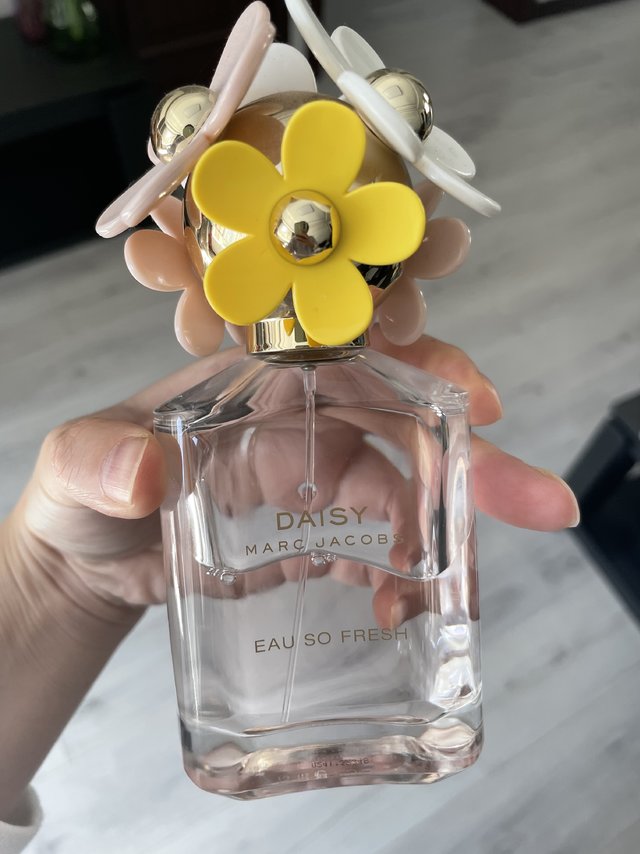 MarcJacobs小雏菊香水