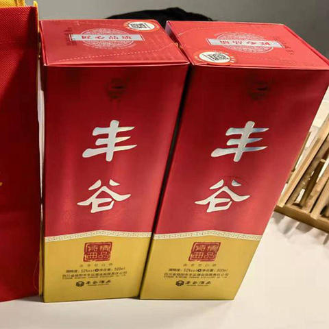 哪些“平价浓香白酒”值得推荐？经品鉴，这5款很不错，好喝不贵