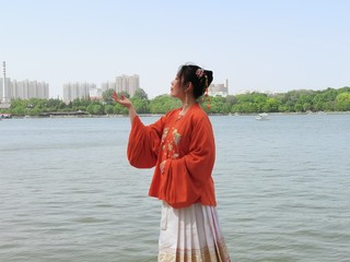 大明湖畔，黄河之滨，穿汉服走天下