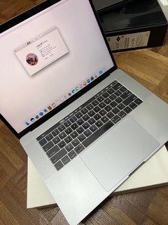 当初性能爆表的苹果MacBook Pro，还值几个