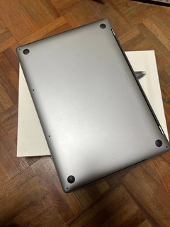 当初性能爆表的苹果MacBook Pro，还值几个