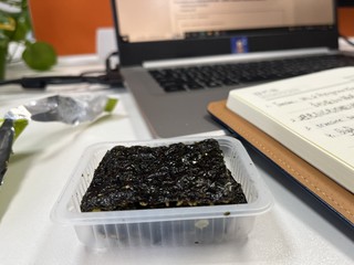 良品铺子海苔脆脆