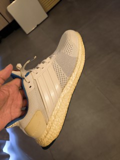 分体鞋舌的ultraboost