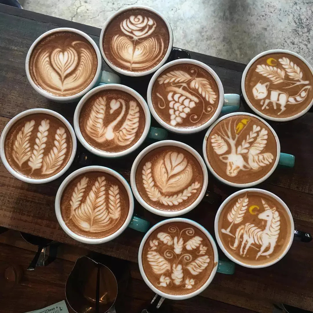 【发圈神技】如何做出咖啡店般漂亮的拉花图案？学会这些小技巧你也能轻松做到！