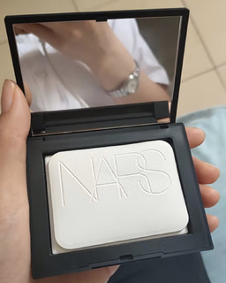 Nars 粉饼