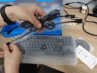 杜伽K320W机械键盘开箱