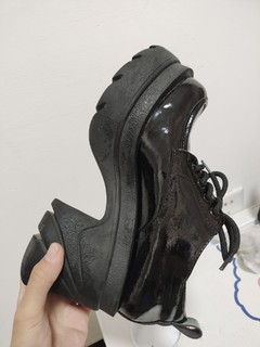 一双好看的增高小皮鞋👞