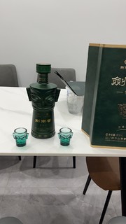 剑南春青铜纪摆柜神器