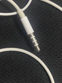 旧时光里的苹果3.5mm款Ear Pods