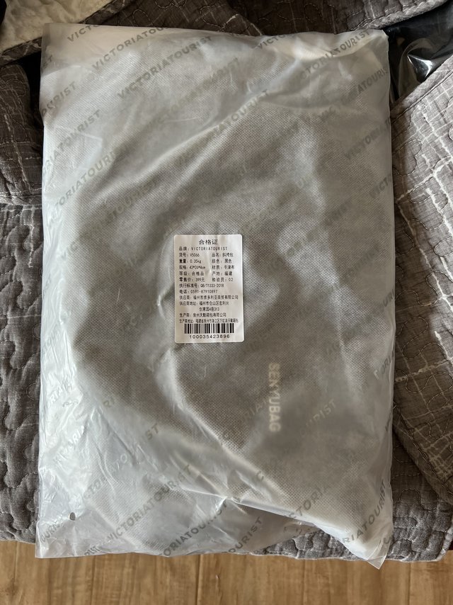 虚标！只能放下12寸笔记本电脑的包包