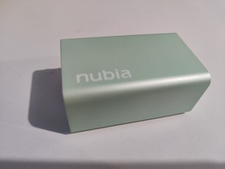 努比亚65W三口氮化镓GaN pro充电器