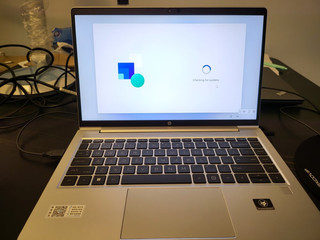 惠普 高亮度屏幕笔记本电脑