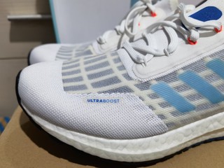 阿迪达斯ultraboost