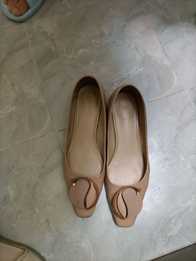 接吻猫平底鞋怎么样 这款鞋子是牛皮的,款式很好搭配._什么值得买