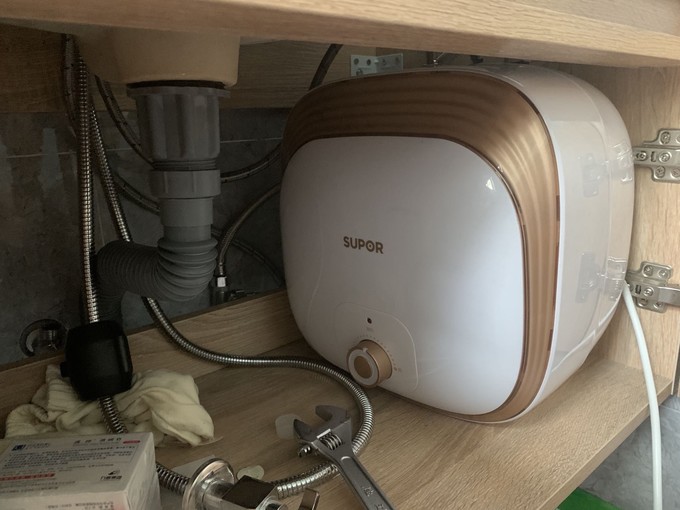 苏泊尔厨宝怎么样 改造浴室柜就为了能装苏泊尔小厨宝_什么值得买