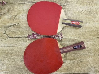 乒乓球拍🏓大家喜欢拿横拍还是直拍