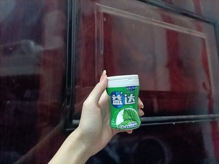 薄荷味的益达口香糖