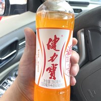 出游累了，喝一杯健力宝补充能量