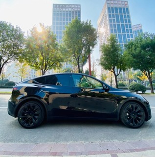 Model Y 怎么快速上手？今天教教你！！！