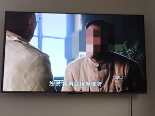 ​视频会议的大屏高清显示器，用来看电影。