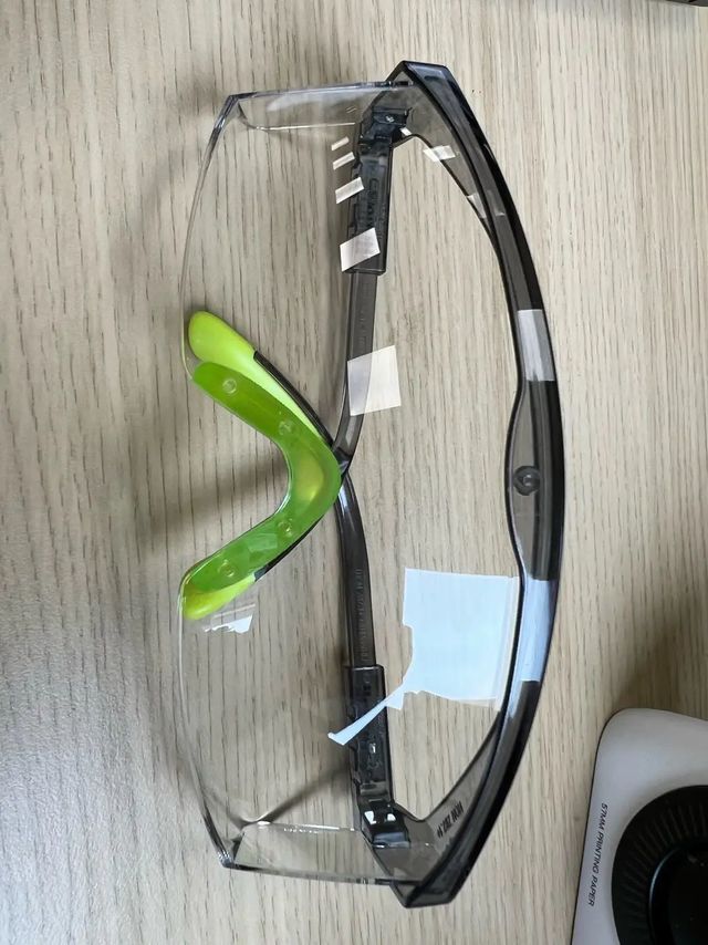 多功能眼镜，防护性好