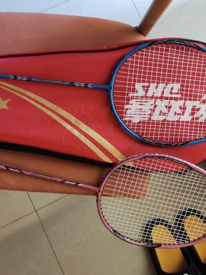 红双喜羽毛球拍