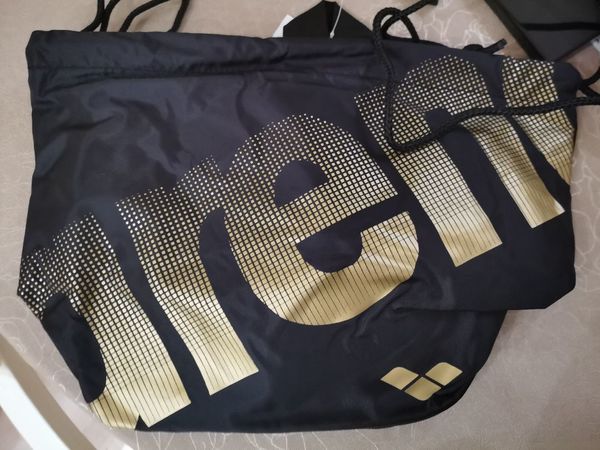 arena这个游泳包给小学生使用超乎想象的好