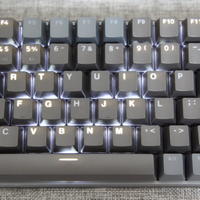 高颜值75%配列多模无线机械键盘，雷柏V700-8A“孤勇者”配色键盘开箱体验