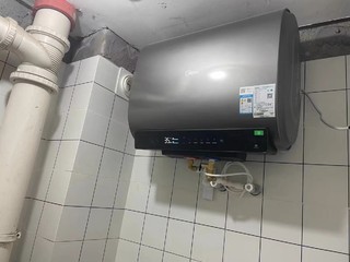 美的电热水器洗澡家用60升储水