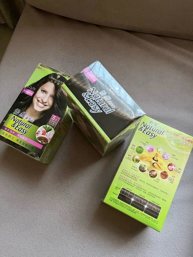 施华蔻怡然系列染发膏，上色快、效果好