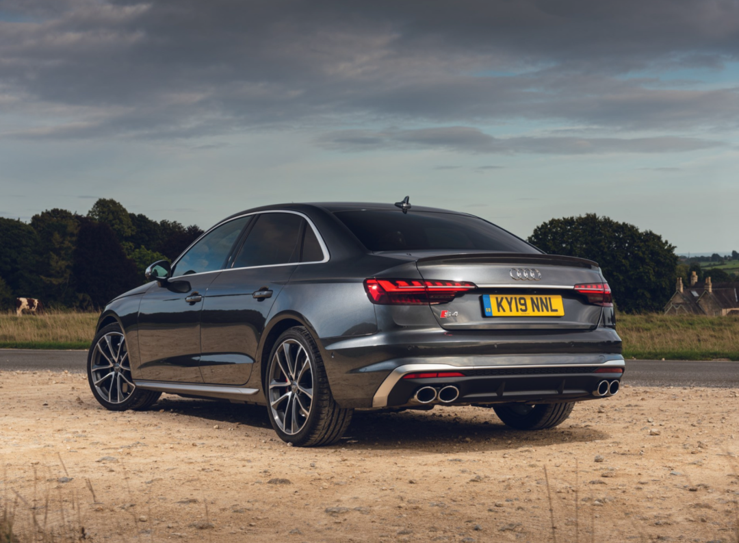 新款奥迪s4正式上市,售价48.88万元,搭载3.0t v6发动机