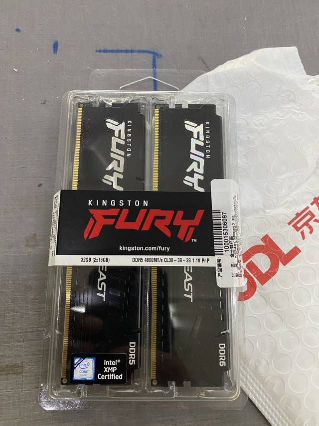 DDR5的内存条贵到飞起！！！肉痛心痛！！！