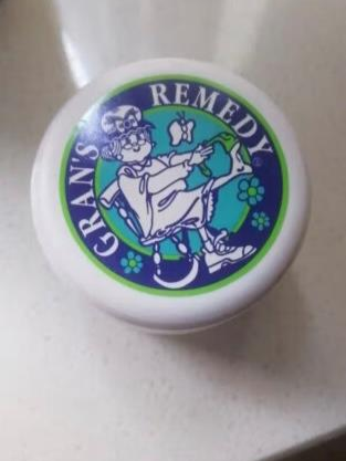 淡淡的香味，祛味消炎，脚臭的救星