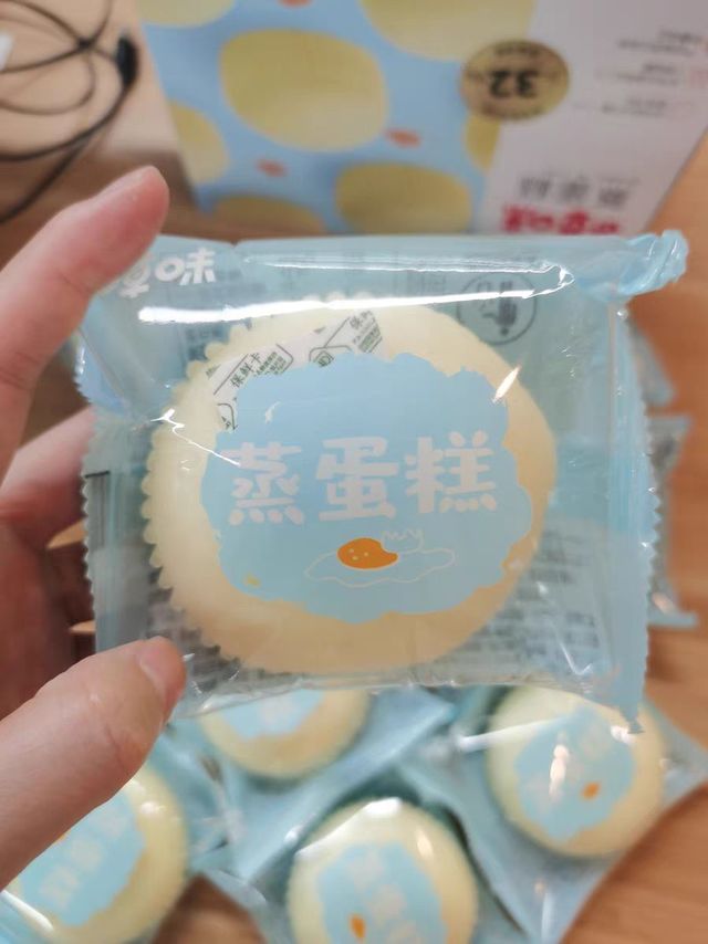 百草味蒸蛋糕，好吃又有营养