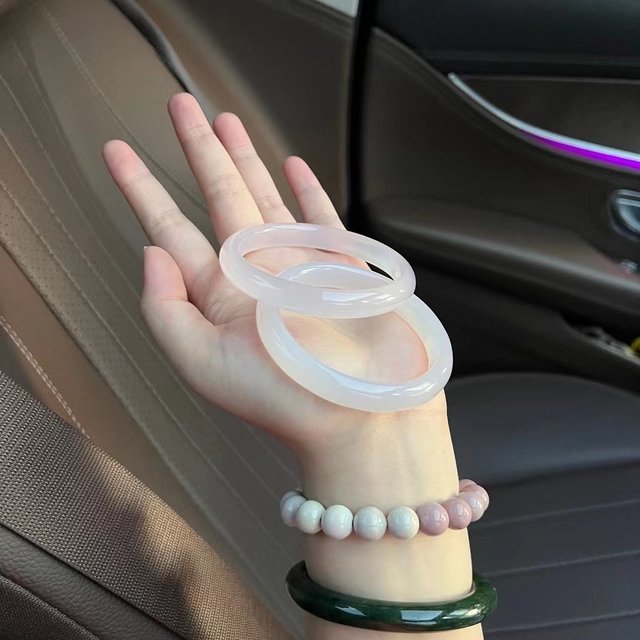 给我一个机会 让我把梦中情镯送到你手上！