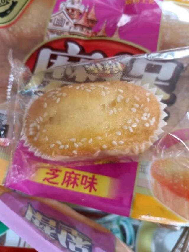 徐福记的芝麻味代餐面包 磨堡欧式传统蛋糕