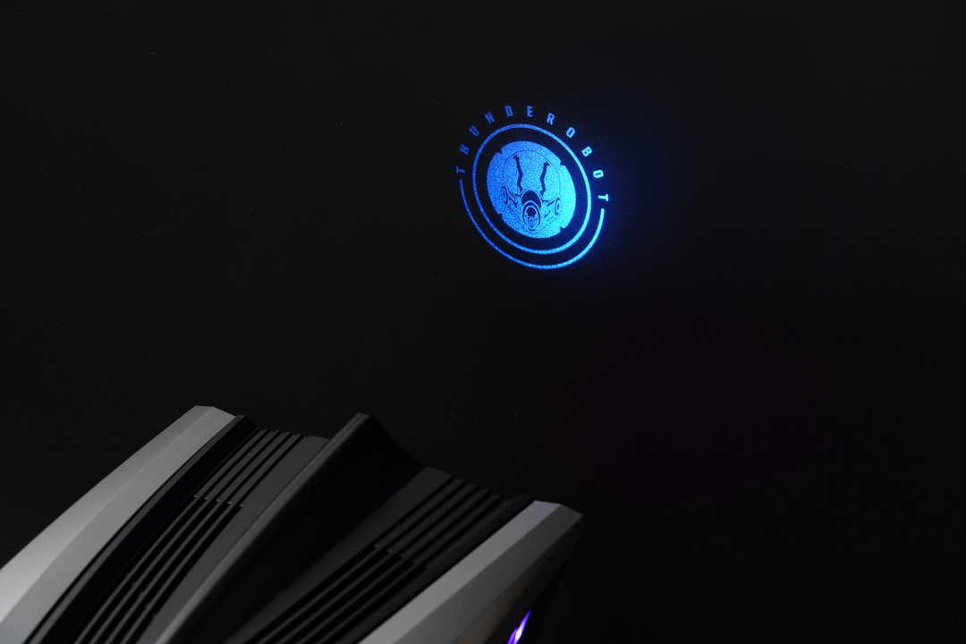 新品图赏：雷神 黑武士5 SHARK 游戏主机丨首发13代处理器，出色散热，畅玩大作