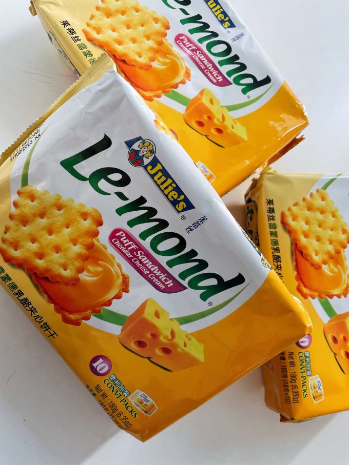 茱蒂丝乳酪夹心饼干酥脆无比,芝士香味浓郁