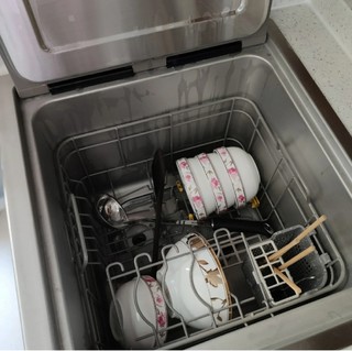 方太水槽消毒洗碗机，方太智能家电。