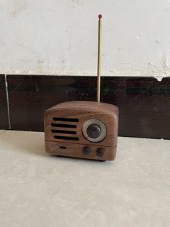 猫王胡桃木收音机，复古精致，音质棒