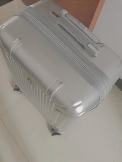 行李箱超赞的，外交官的品牌好。