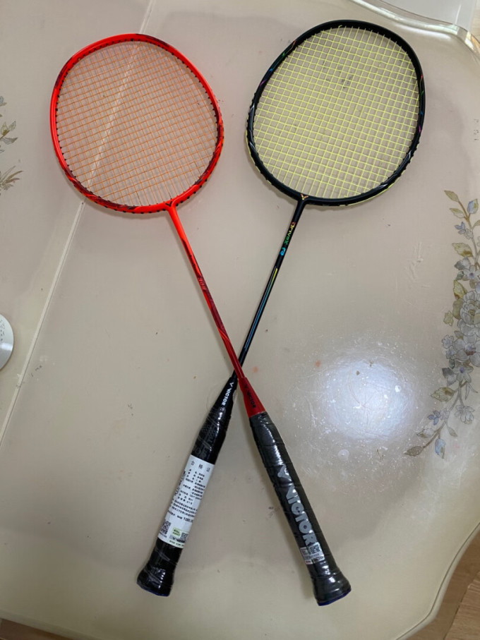 威克多羽毛球拍