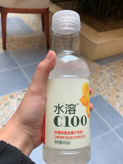 超好喝的柠檬水一瓶呀