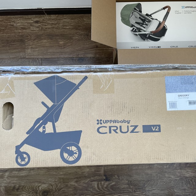 终于搞定了小团子人生中第一辆车UPPAbaby Cruz V2