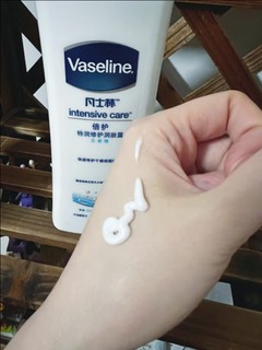 凡士林(Vaseline)倍护敏肌温和身体乳润肤露