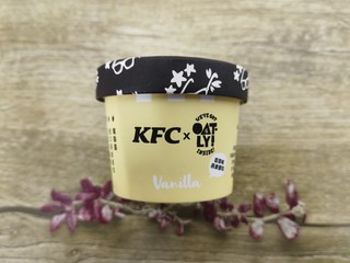 KFC×噢麦力香草味燕麦雪糕，色香味俱全