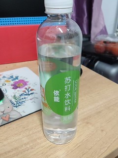  依能 青柠味苏打水 yyds