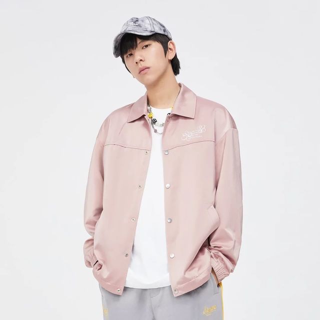 卡宾粉红色夹克