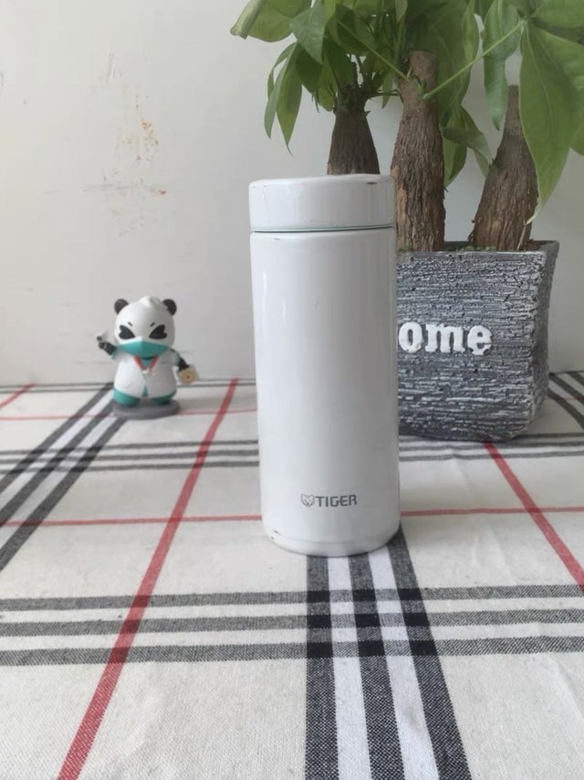 虎牌保温杯颜值高，保温效果好，非常喜欢！